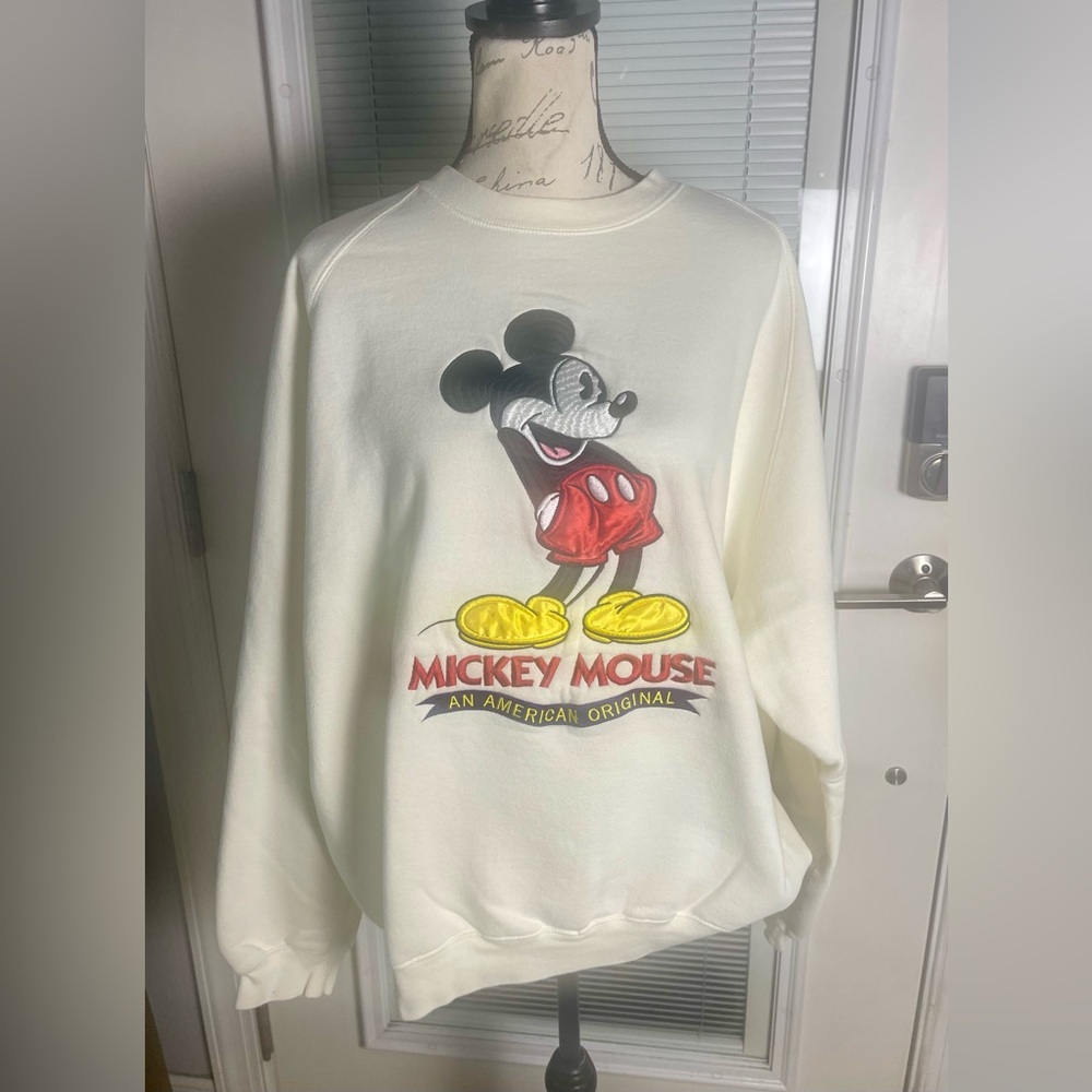 XXL Vintage 90's Disney Store Mickey Mouse‎ Embroidered Unisex Sweatshirt